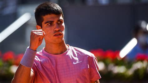 多年轻女性 多年轻女性